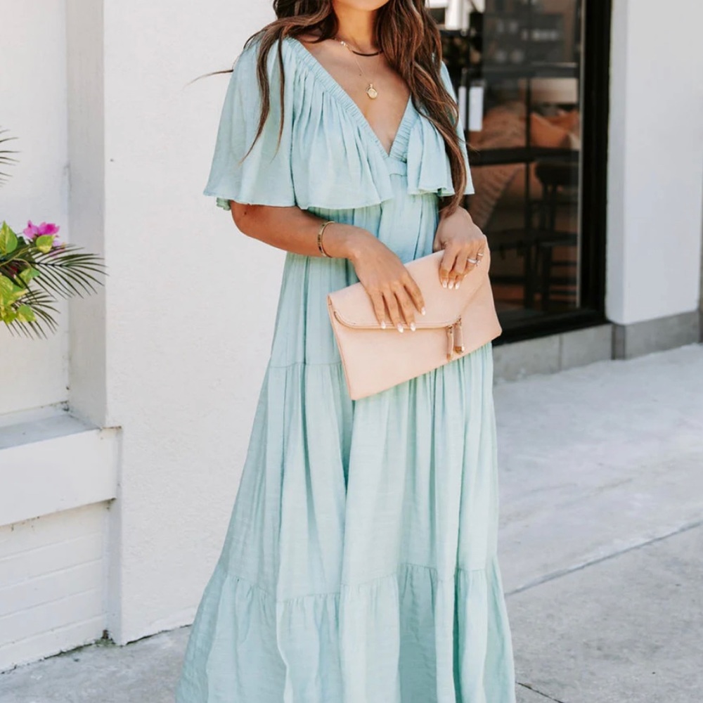 VICI NWOT Zofia Tiered Midi Dress